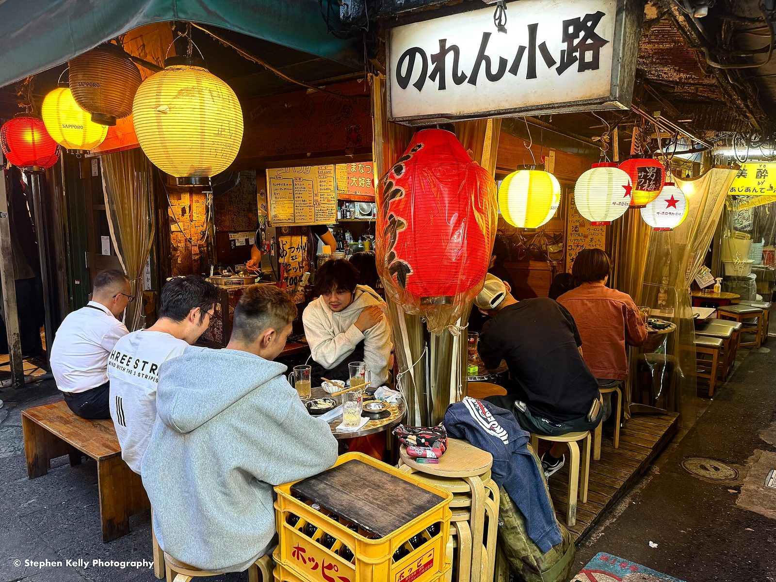 ハモニカ横丁ののれん小路